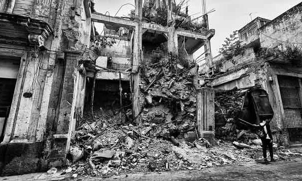 Havana-Cuba---Building-Falling-Down